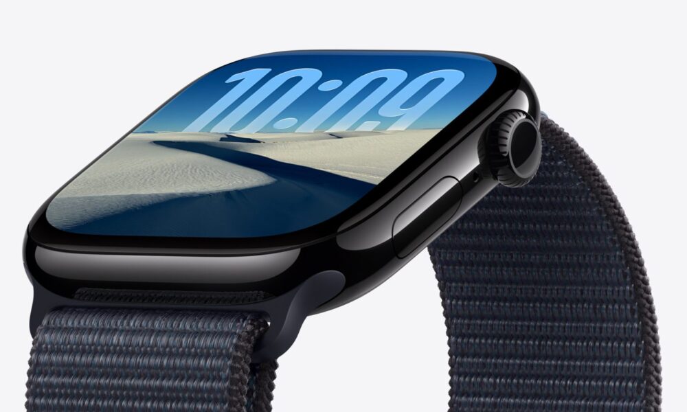 Apple Releases watchOS 26.2.1 with Enhanced AirTag Features